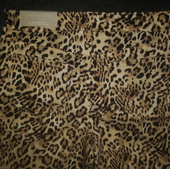 🆕Chico's | So Slimming Girlfriend Ankle Jean Animal Print Size 2 - Picture 8 of 11